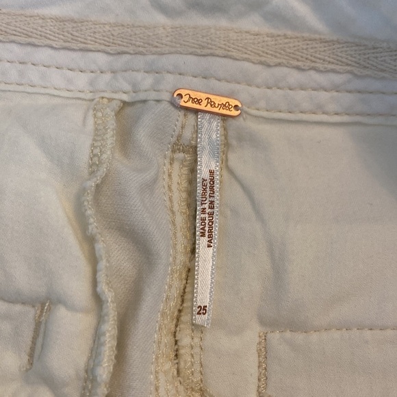 Free People ivory white Cut Off Frayed Denim Shorts size 25 New with tags - Picture 7 of 8
